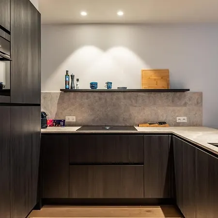 Huswell - Romantic Getaway With Terrace In Apartment