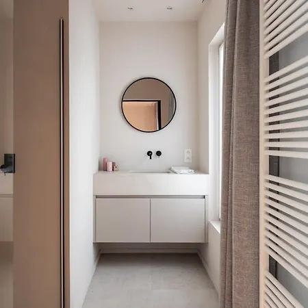 Huswell - Romantic Getaway With Terrace In Apartment