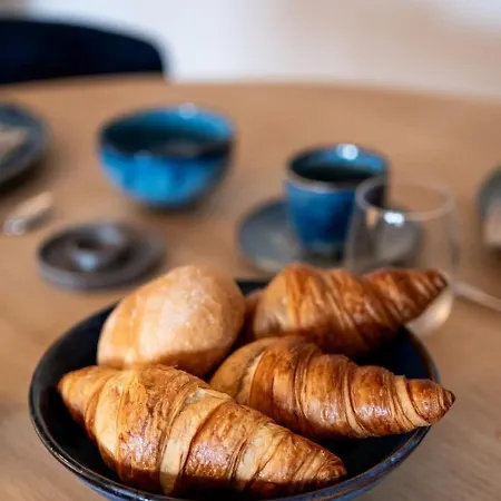 Huswell - Romantic Getaway With Terrace In Apartment *