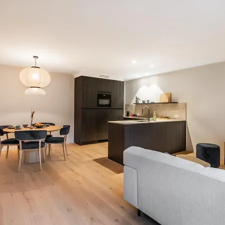 Romantic Getaway With Terrace In Apartamento Gante