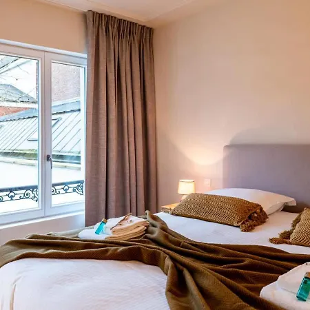 Romantic Getaway With Terrace In Apartamento Gante
