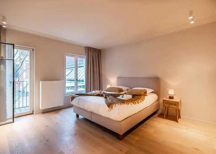 Huswell - Romantic Getaway With Terrace In