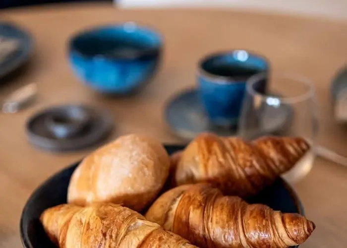 Huswell - Romantic Getaway With Terrace In Apartment *